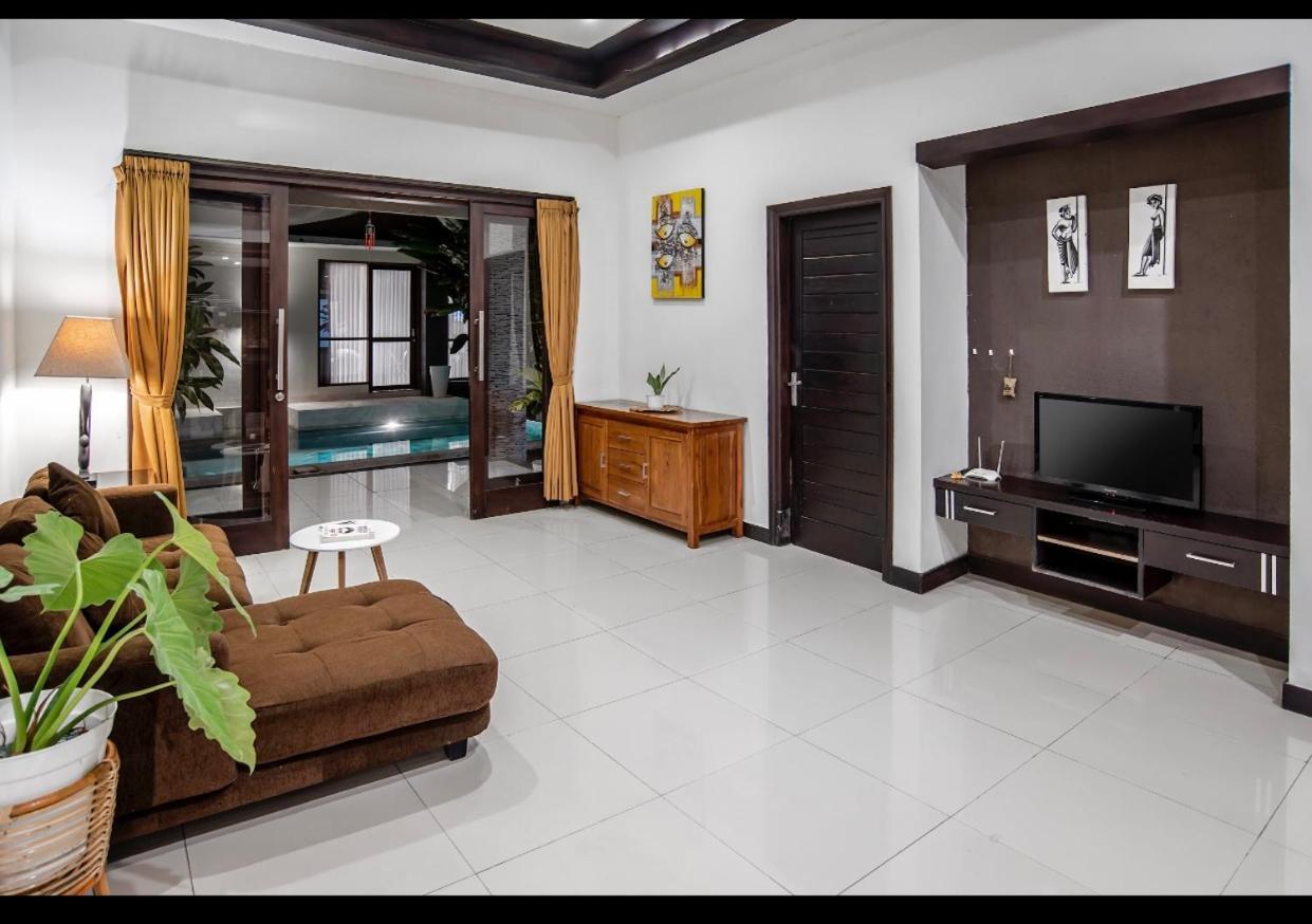 Pondok Arya Kuta Villas By Kamara Exterior photo